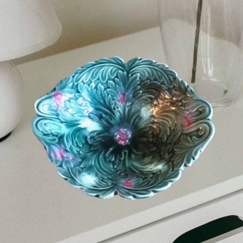 Vintage Green Footed Bowl Round Decorative Dish with Floral Fern Motif